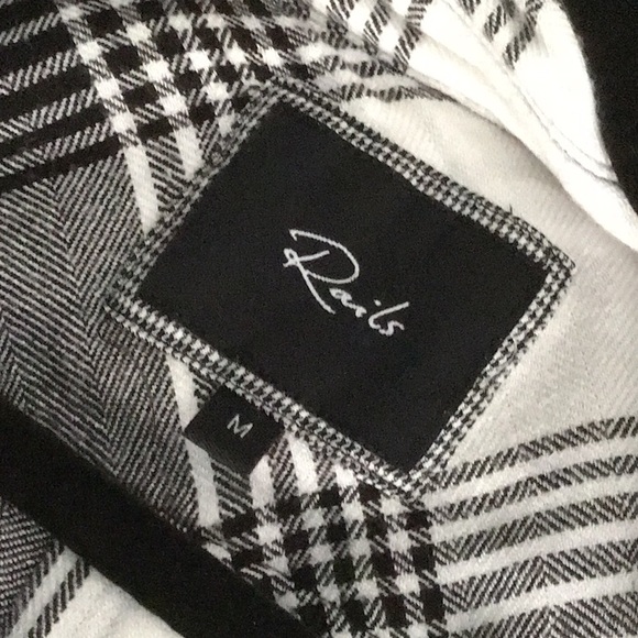 Rails hunter style black and white plaid shirt - Picture 2 of 2